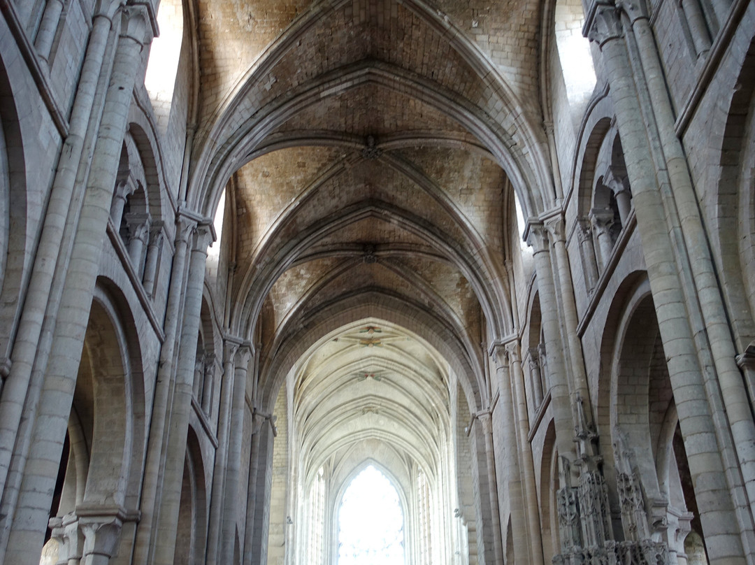 Eglise Saint Etienne-博韦必去景点