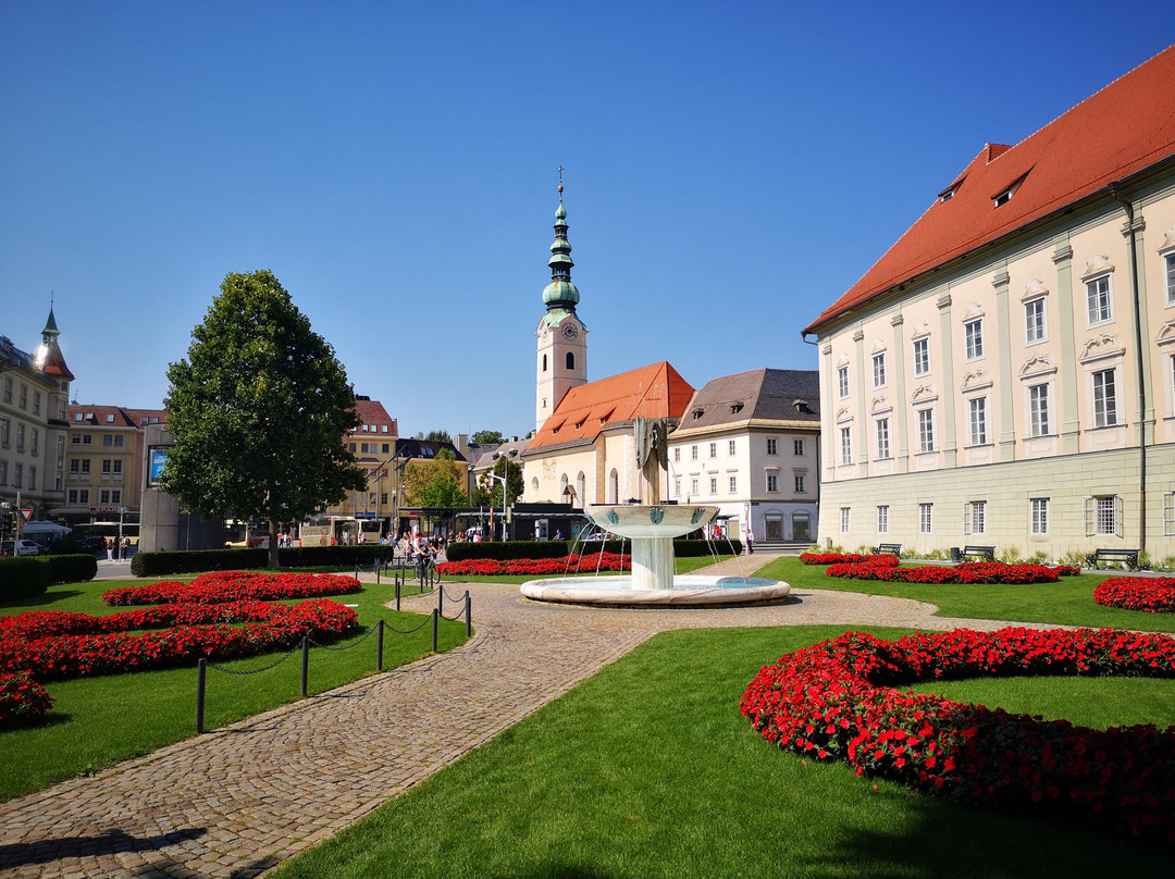 Kiki-Kogelnik-Brunnen und Landhaus Park景点图片