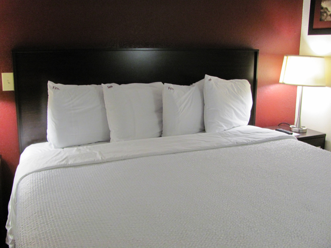 马龙速8酒店主图