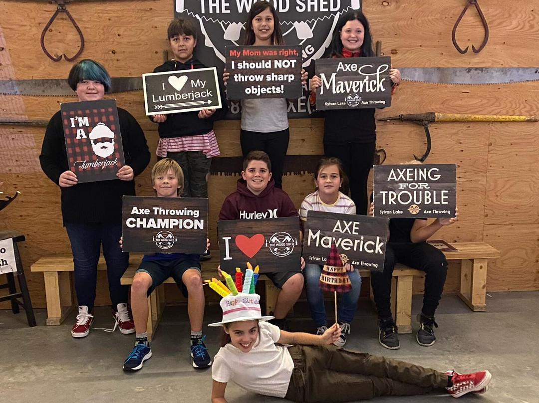 Wood Shed Axe Throwing-西尔万湖必去景点
