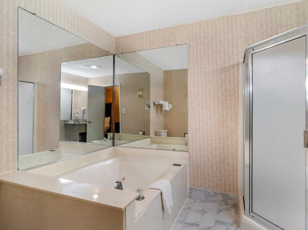 Quality Inn Marietta near Dobbins ARB主图