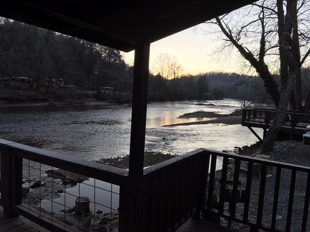 Laurel Bush River Front Cabins