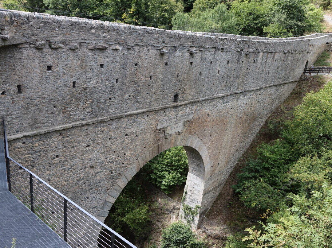 The Roman Aqueduct-Bridge of Pont d'Ael APERTO SINO AL 1 NOVEMBRE景点图片