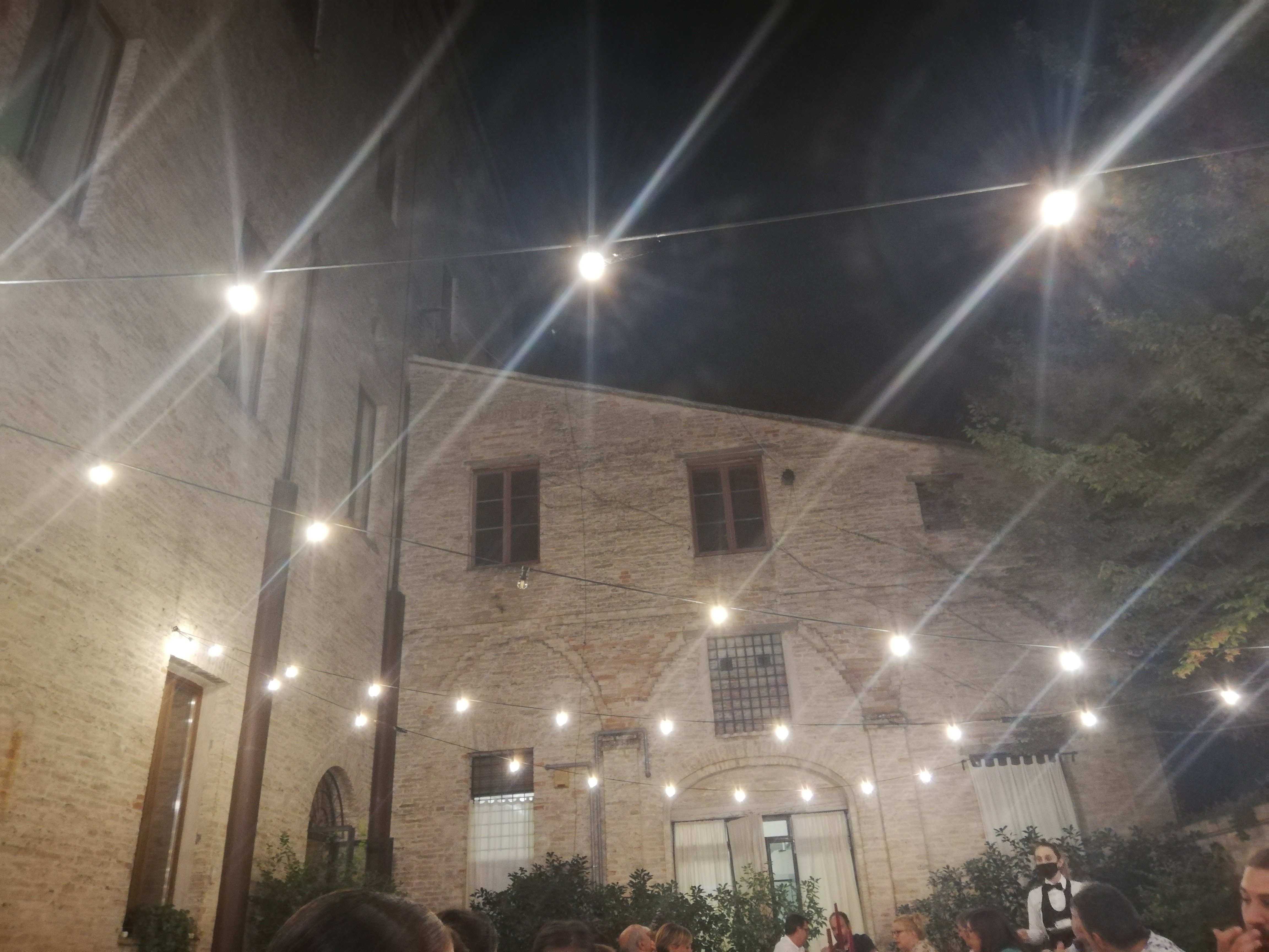 palazzo carradori-官方