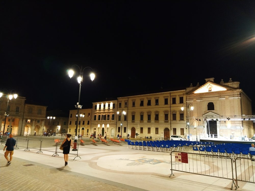 Piazza Garibaldi di Senigallia-塞尼加利亚必去景点