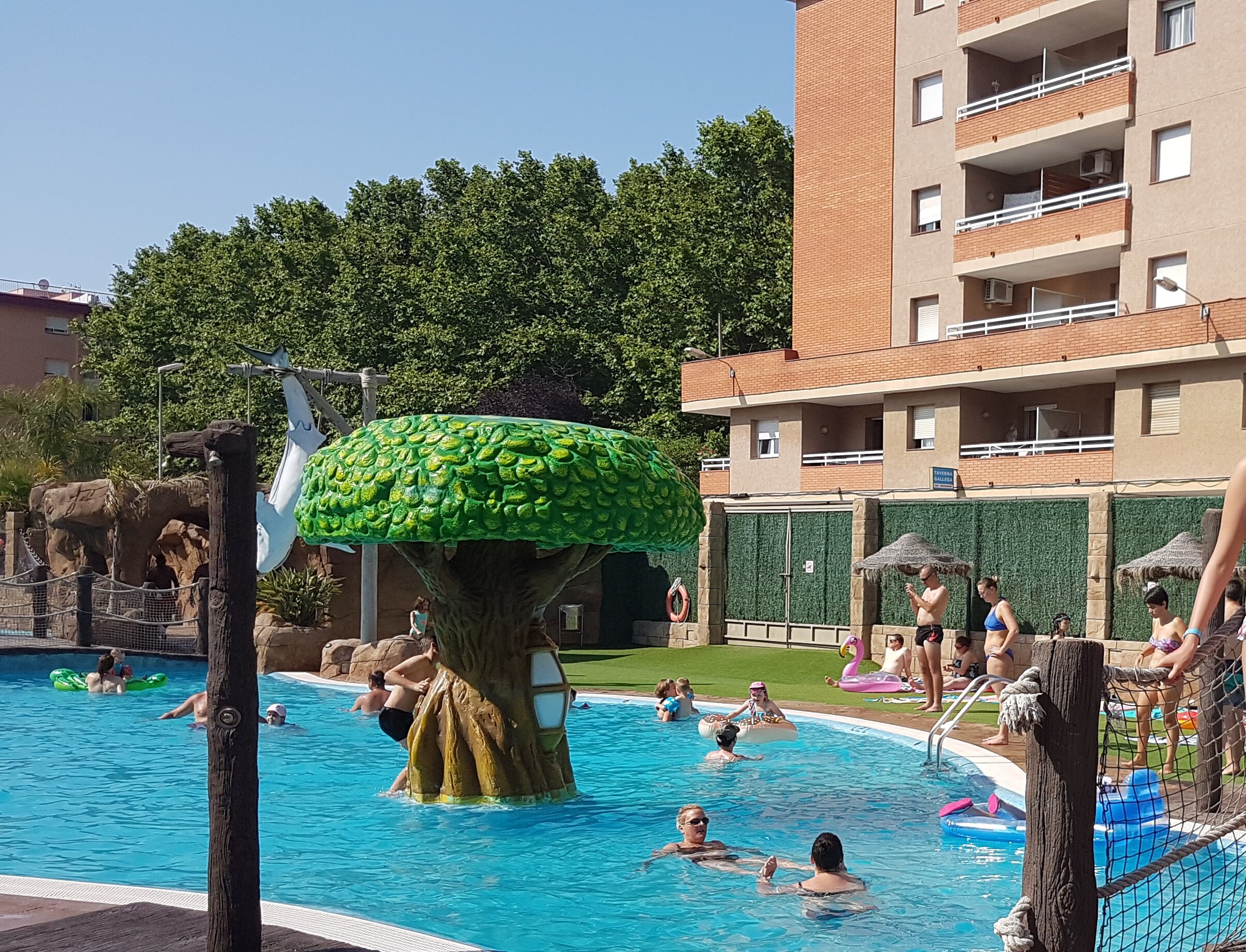 Evenia Olympic Suites-泳池