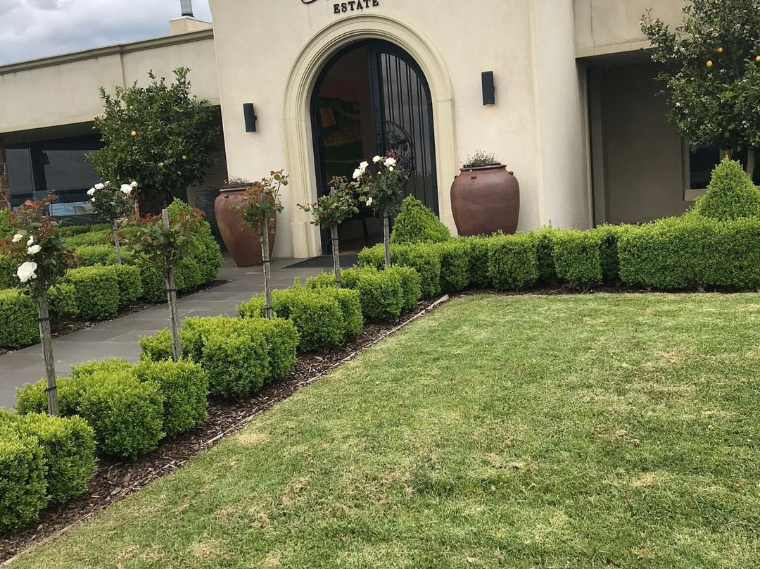 Sir Paz Estate-Wandin East必去景点