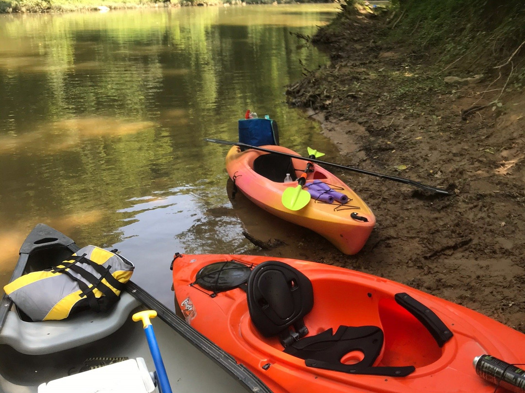 Cave Country Canoes景点图片