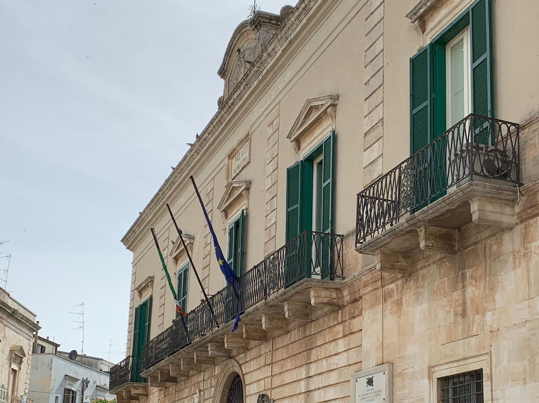 Piazza Municipio-Santeramo in Colle必去景点