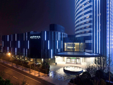 上海中星铂尔曼大酒店主图