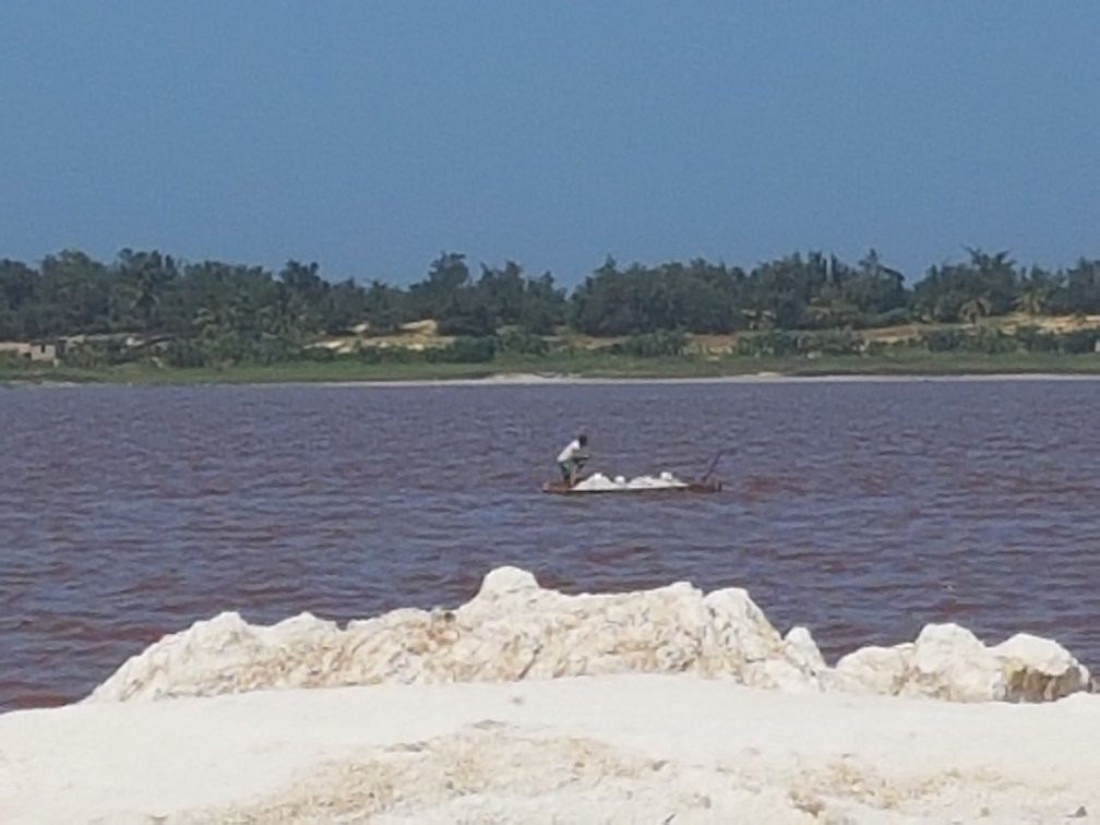 A la Ficelle du Lac Rose主图