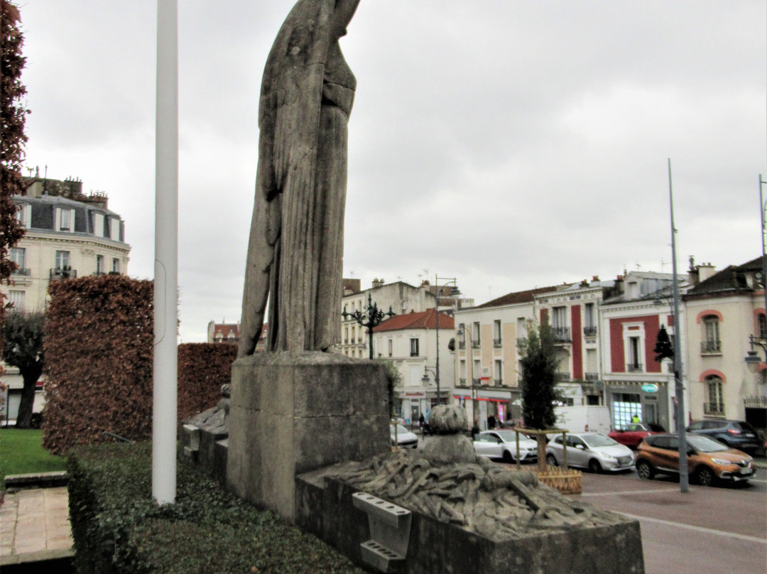 Monument aux morts景点图片