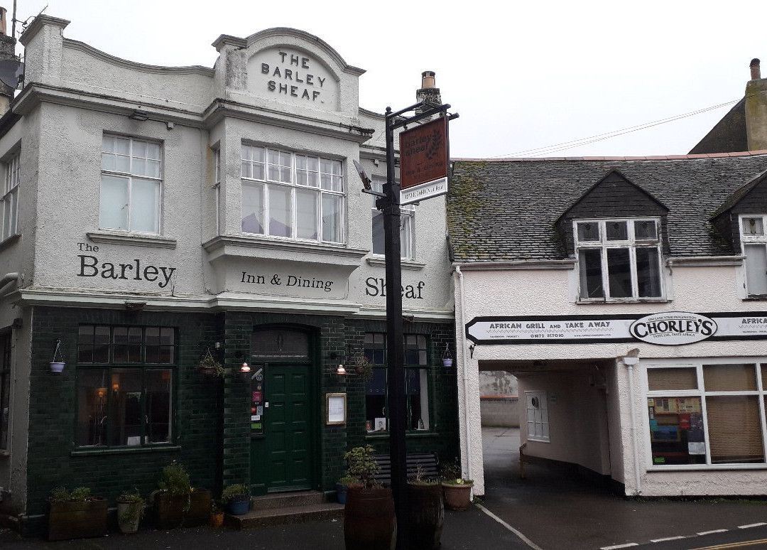 The Barley Sheaf Inn主图