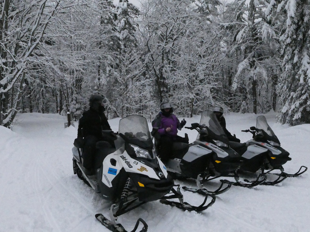 Munising Snowmobile Rentals-缪尼辛必去景点