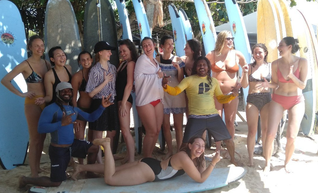 Blue Wave Surf School-瓦勒迦玛必去景点