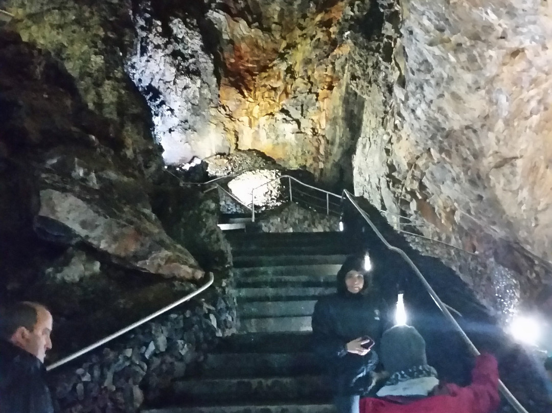 Algar do Carvao-Porto Judeu必去景点
