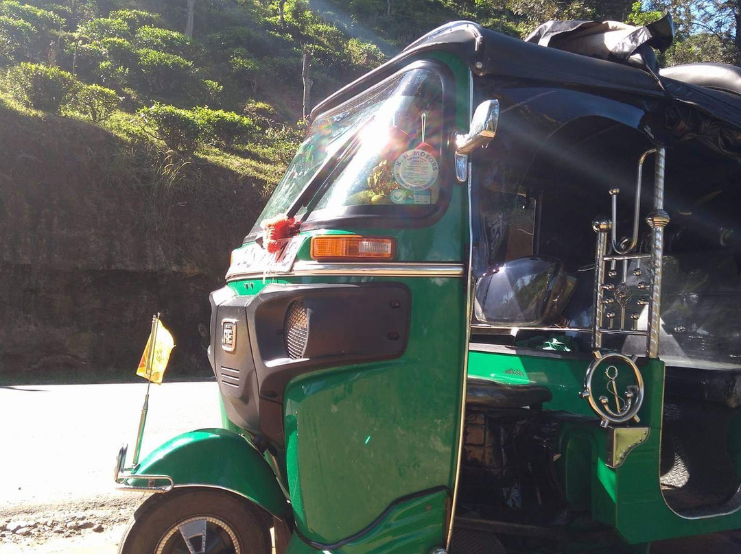 Tuk Tuk Travellers Kalametiya