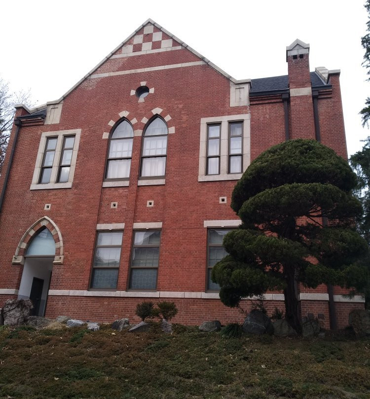 Choong Ang High School (Location for Winter Sonata)景点图片