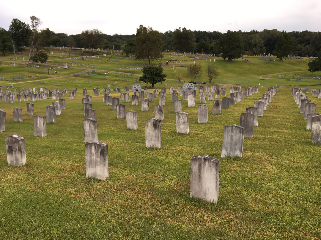 Cedar Hill Cemetery景点图片