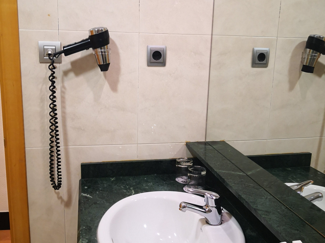 阿巴公园酒店主图