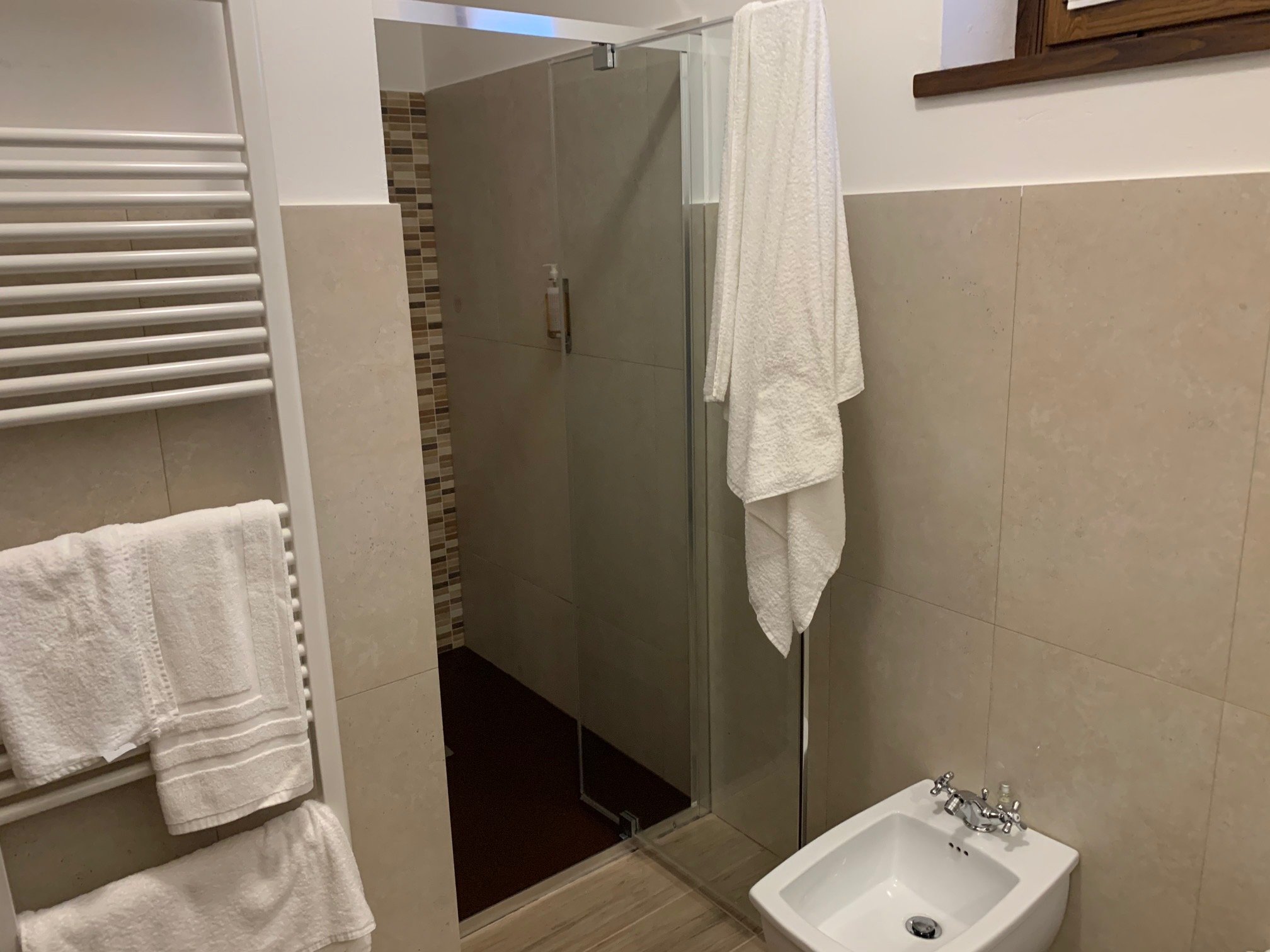 B&B Fonteroncone Di Kryvuta Oksana-浴室