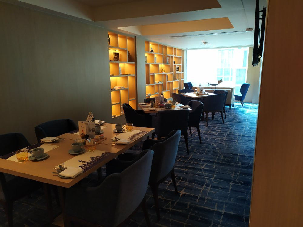 Hotel Way Wait主图