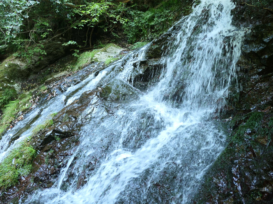 Shiraiwa Falls-日之出町必去景点