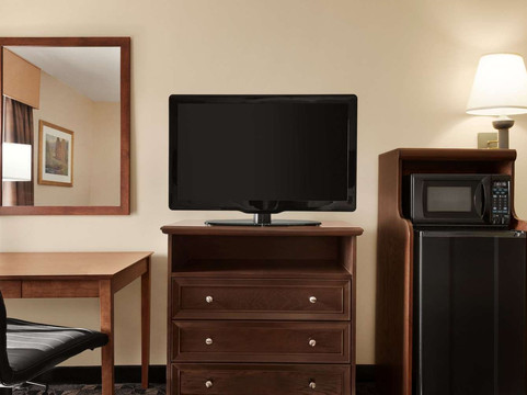 曼特普莱森特呗盟套房酒店主图