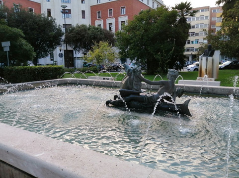 Fontana "La Pescara"-佩斯卡拉必去景点