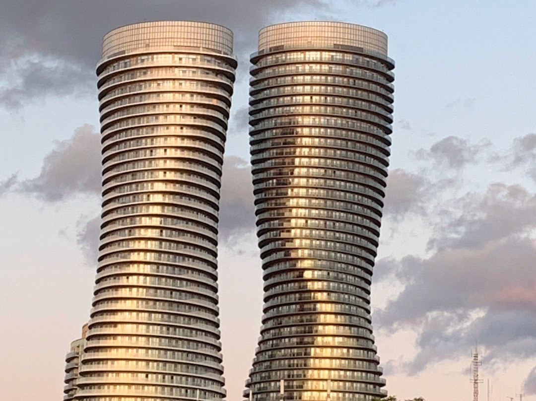 Absolute World Towers-米西索加必去景点