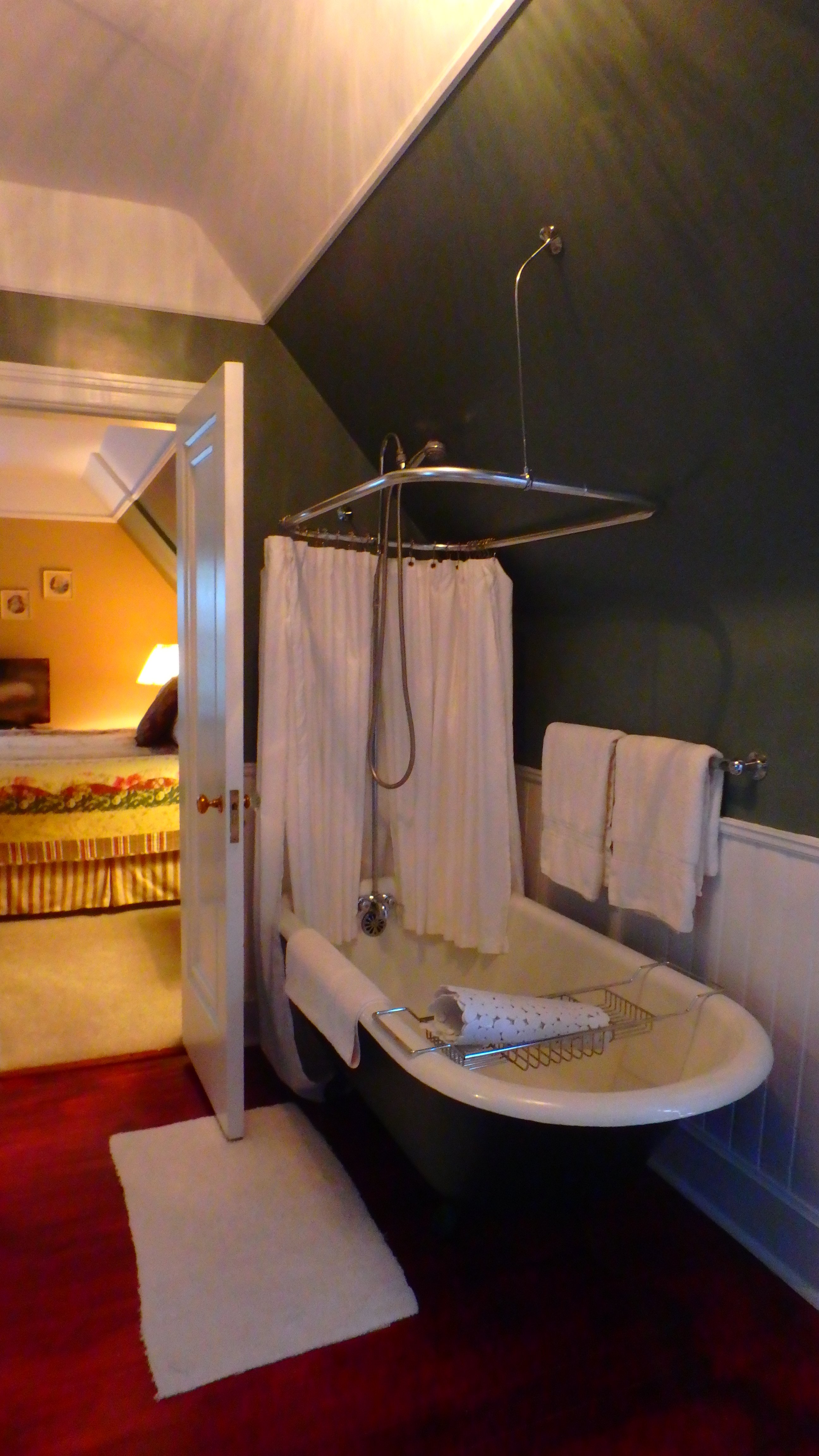 Hill Road Manor Bed & Breakfast-浴室