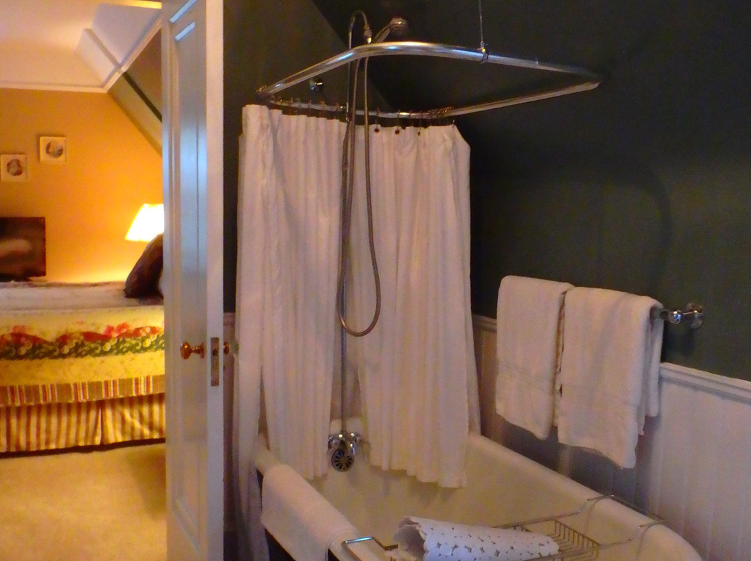 Hill Road Manor Bed & Breakfast主图