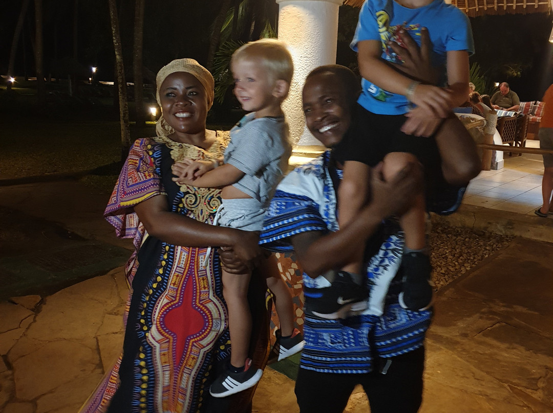 Neptune Village Beach Resort & Spa主图