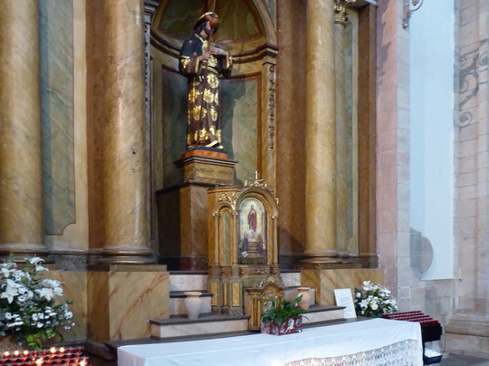 Iglesia de San Francisco-圣地亚哥德孔波斯特拉必去景点