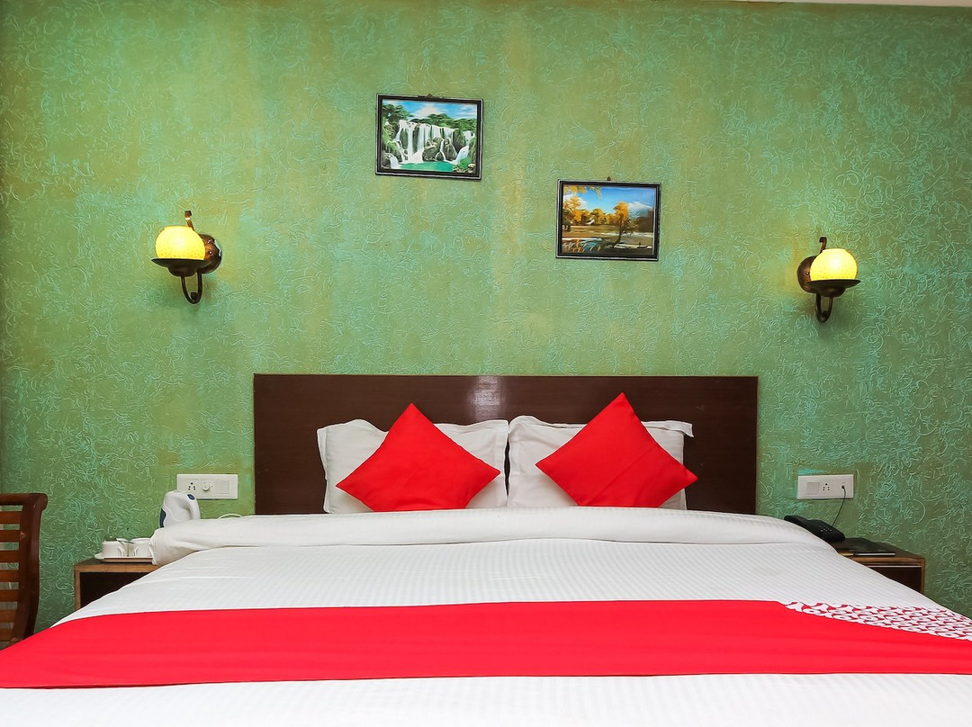 OYO 8367 Hotel The Woodz主图