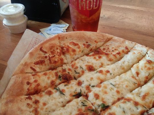 Riverdale餐馆和美食-MOD Pizza