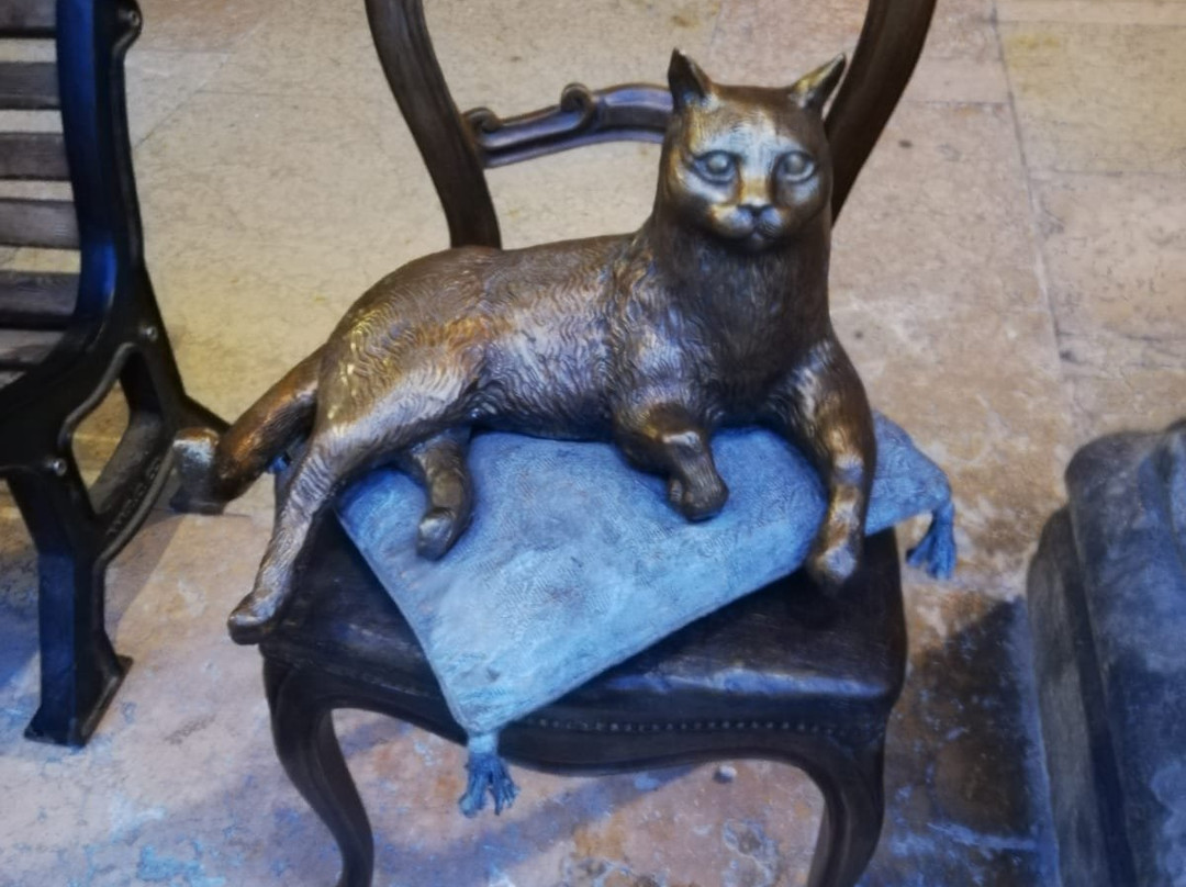 Statua di Re Gino, Il gatto景点图片