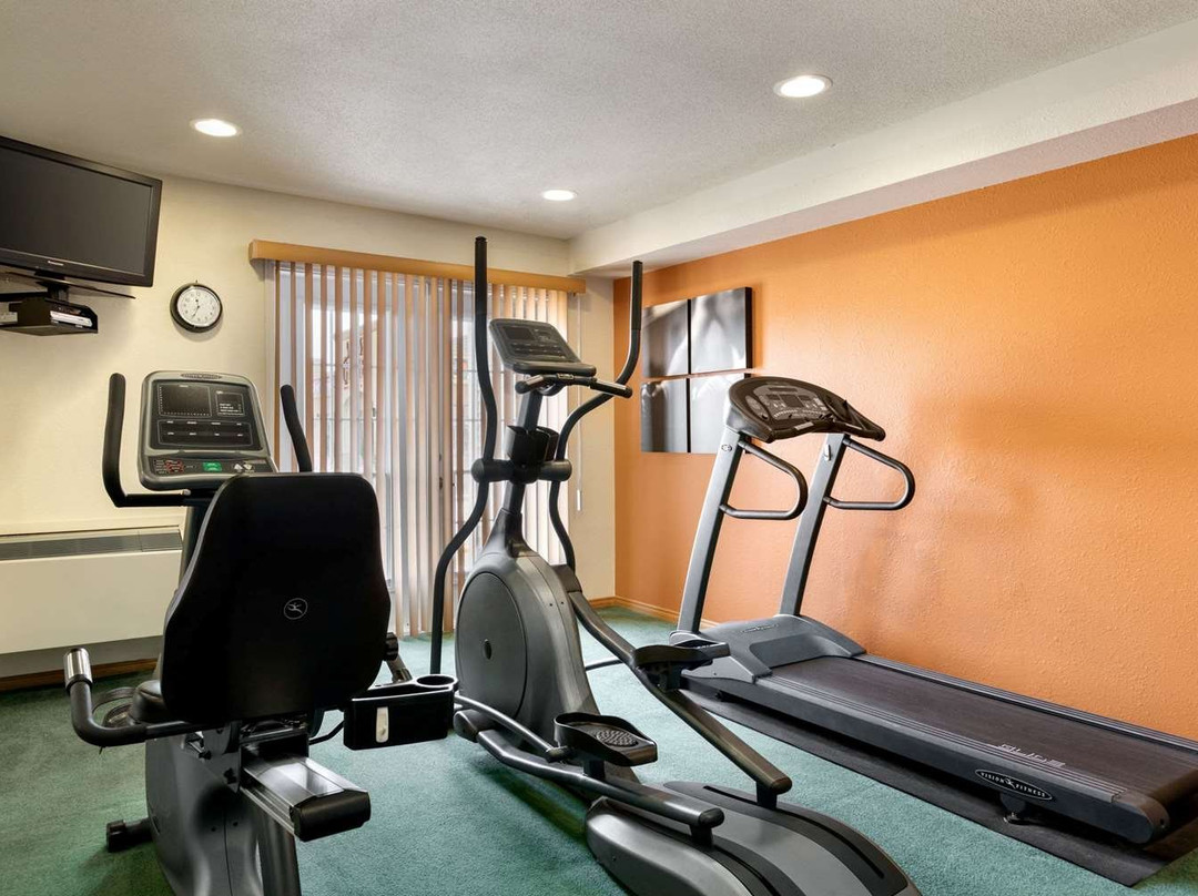 Travelodge Suites New Glasgow主图