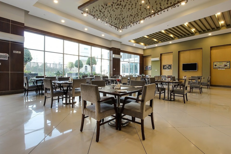 Capital O 13727 Hotel Aarogyam Suites主图