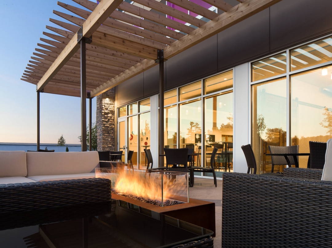 Holiday Inn Express & Suites Duluth North - Miller Hill By IHG主图