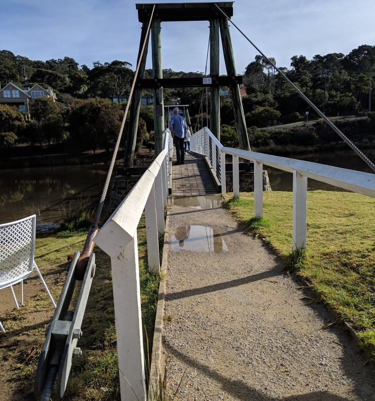 Lorne Swing Bridge-洛恩必去景点