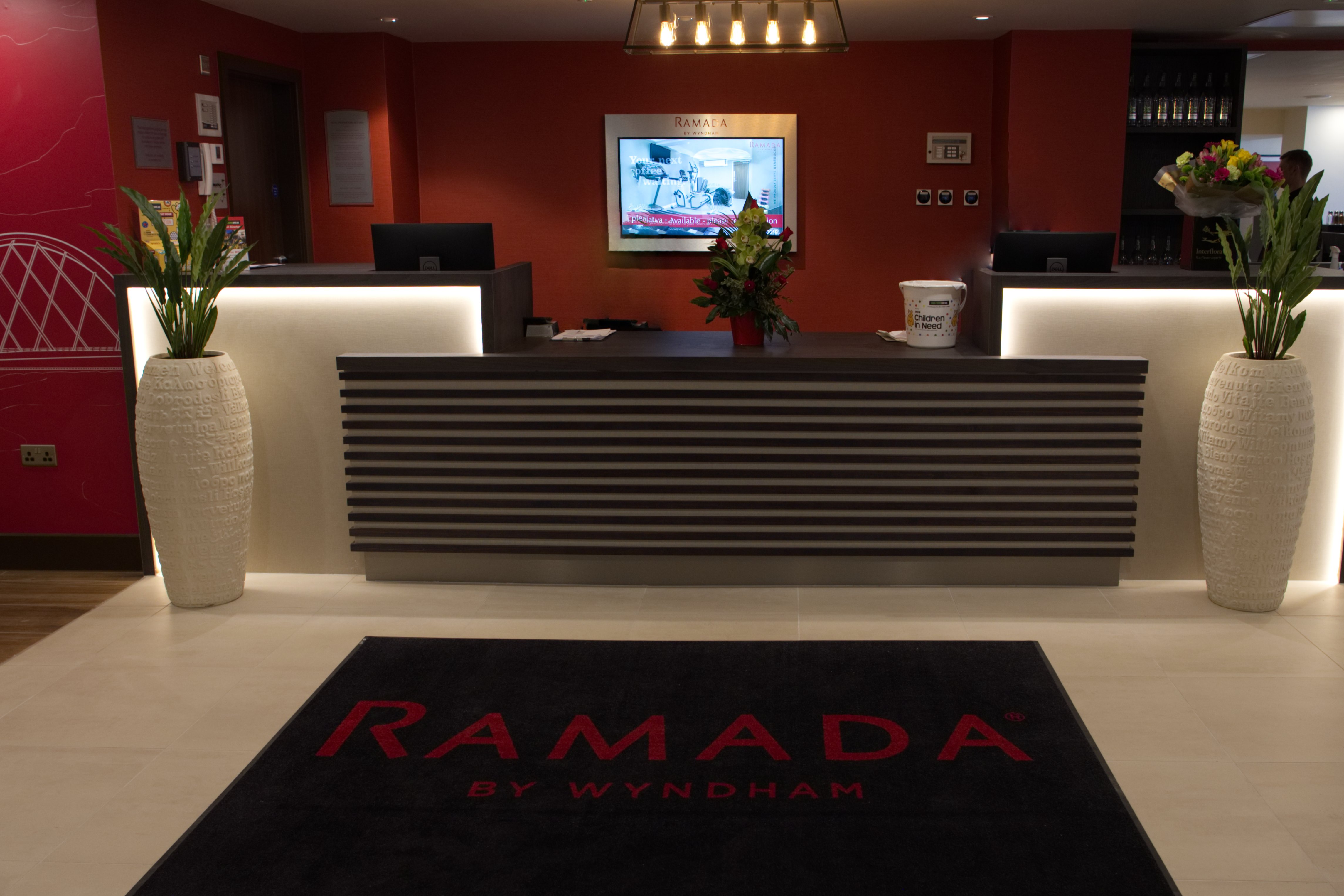 Ramada East Kilbride-浴室