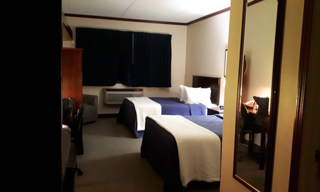 Causeway Bay Hotel Sparwood主图