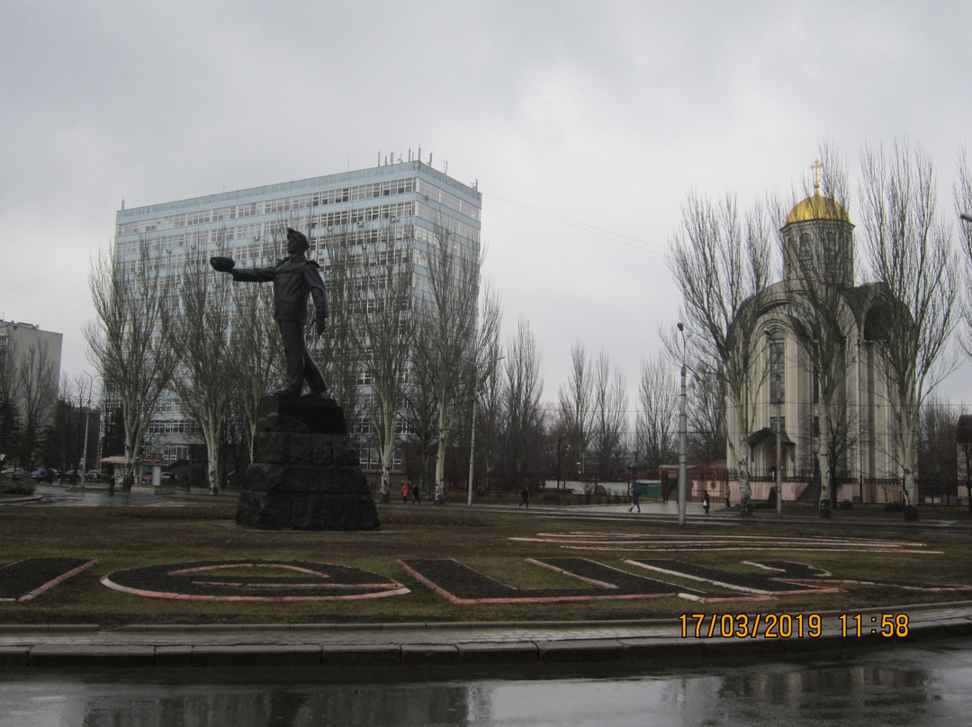 Shakhtyorskaya Square景点图片