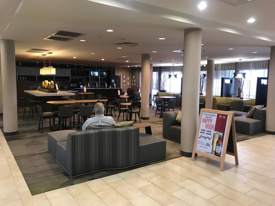 亚历山大万怡酒店主图