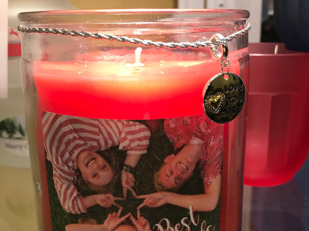 Warm Glow Candle Outlet景点图片