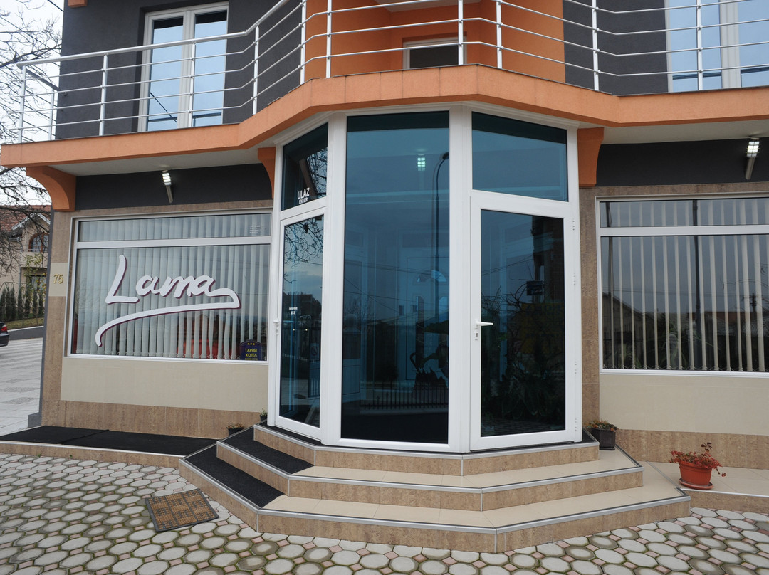 加尔尼拉马酒店主图