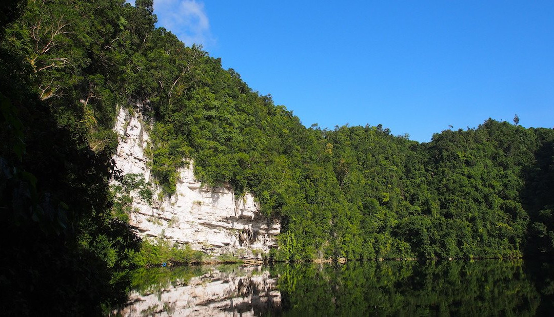 Lake Bababu Underwater Cave System景点图片