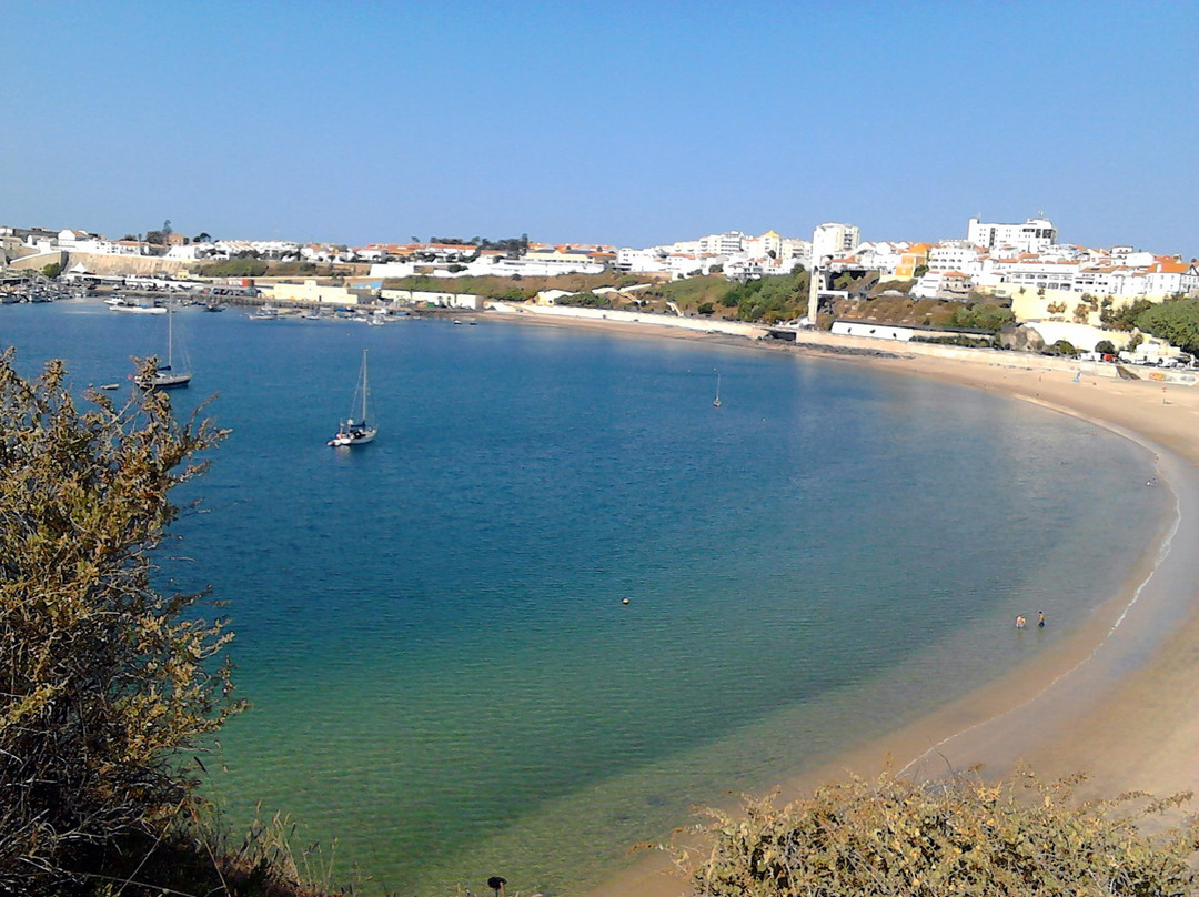 Praia Vasco da Gama-Sines必去景点