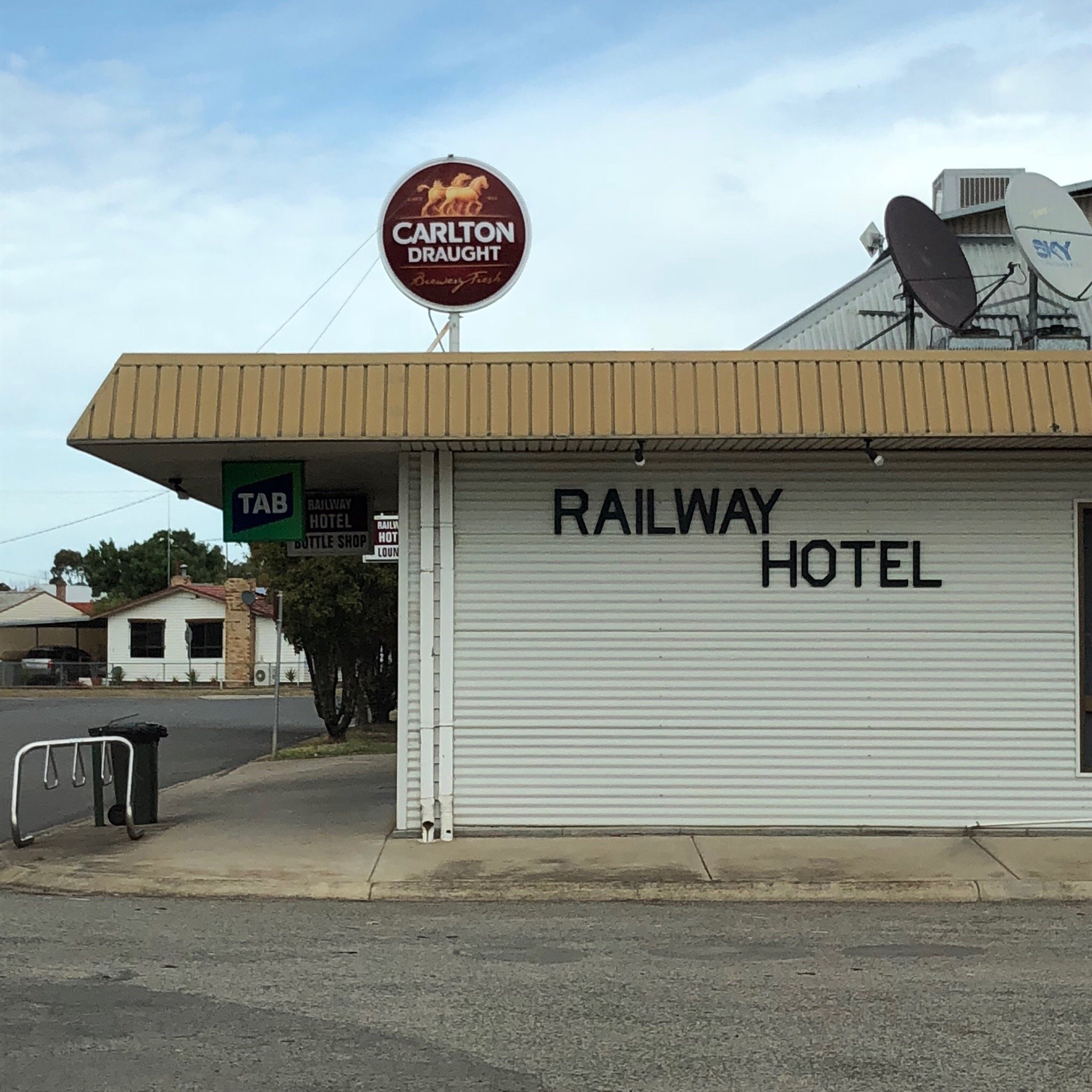 Railway Hotel-官方